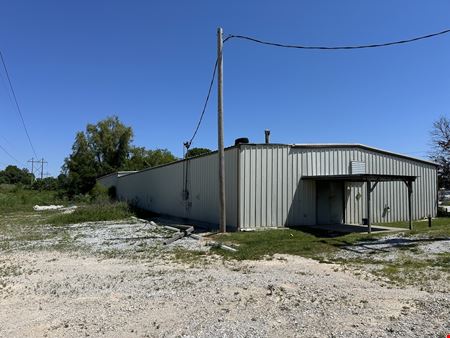8,750 SF Office / Warehouse Building For Lease in Nixa