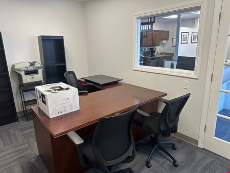 SHARED OFFICE SPACE  BROOKFIELD COMMONS