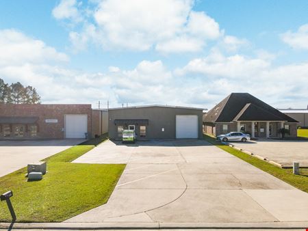 Industrial Flex Warehouse Near LA-44 & LA-30
