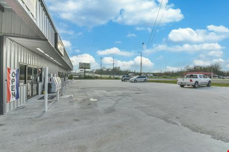 Prime Hwy 19 Retail Center + Liquor Store Business Included | Riverside, TX