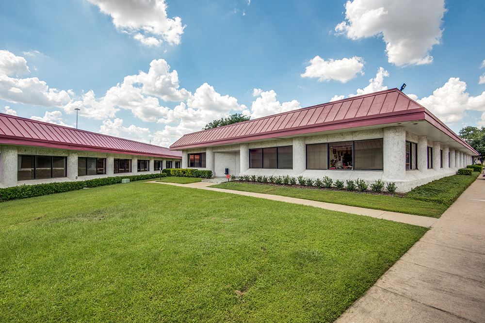 9550 Forest Ln, Dallas, TX 75243