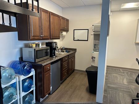 SHARED OFFICE SPACE  BROOKFIELD COMMONS