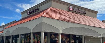 Retail space for Rent at El Paraiso Shopping Center in Hialeah