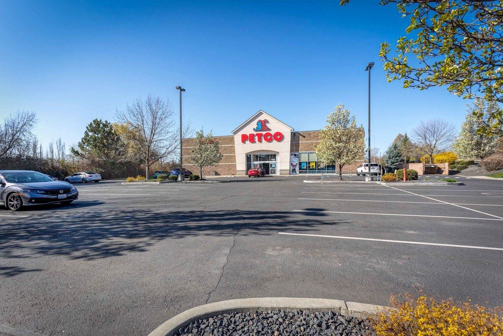 1725 Twin Creek Place