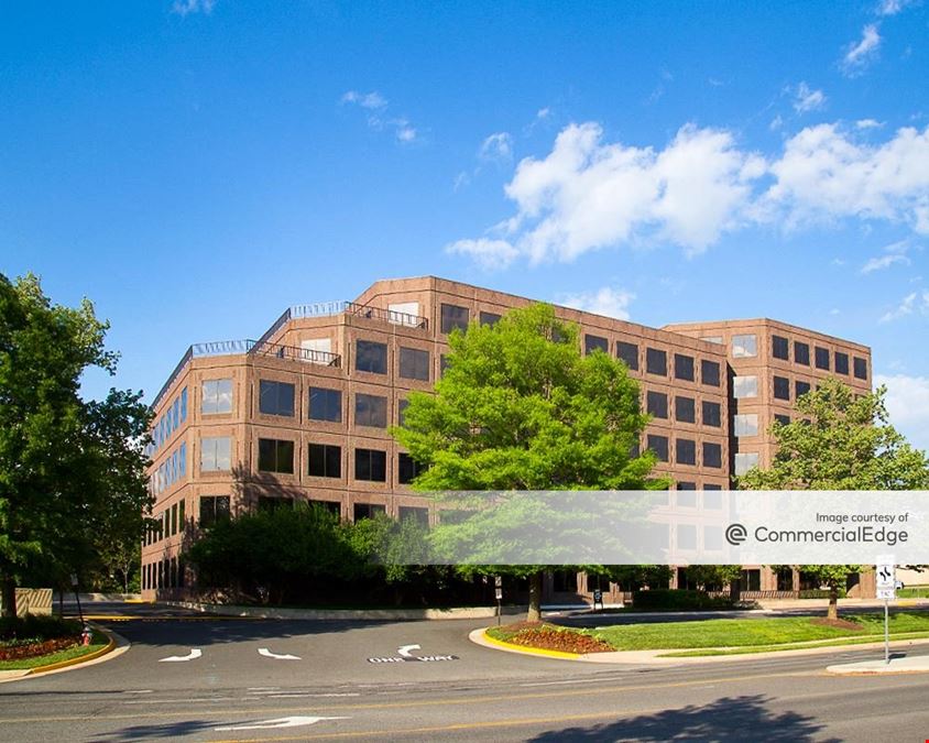 Fair Oaks Commerce Center