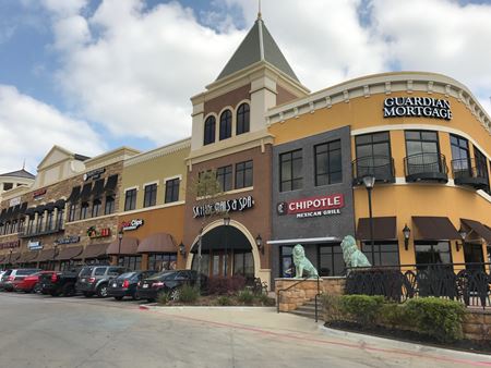 Commercial space at 5001 & 5005 S Cooper St in Arlington