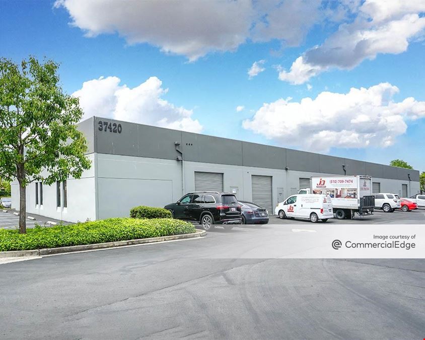 37400 & 37420 Cedar Blvd