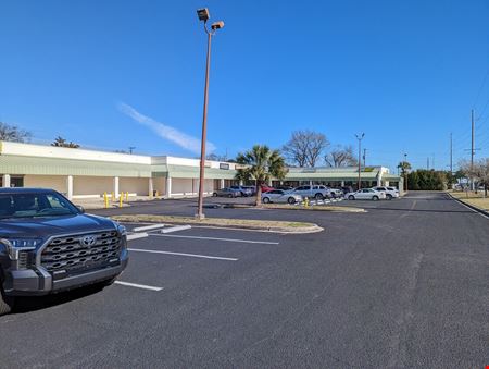 Commercial space at 2000 McMillan Ave in North Charleston