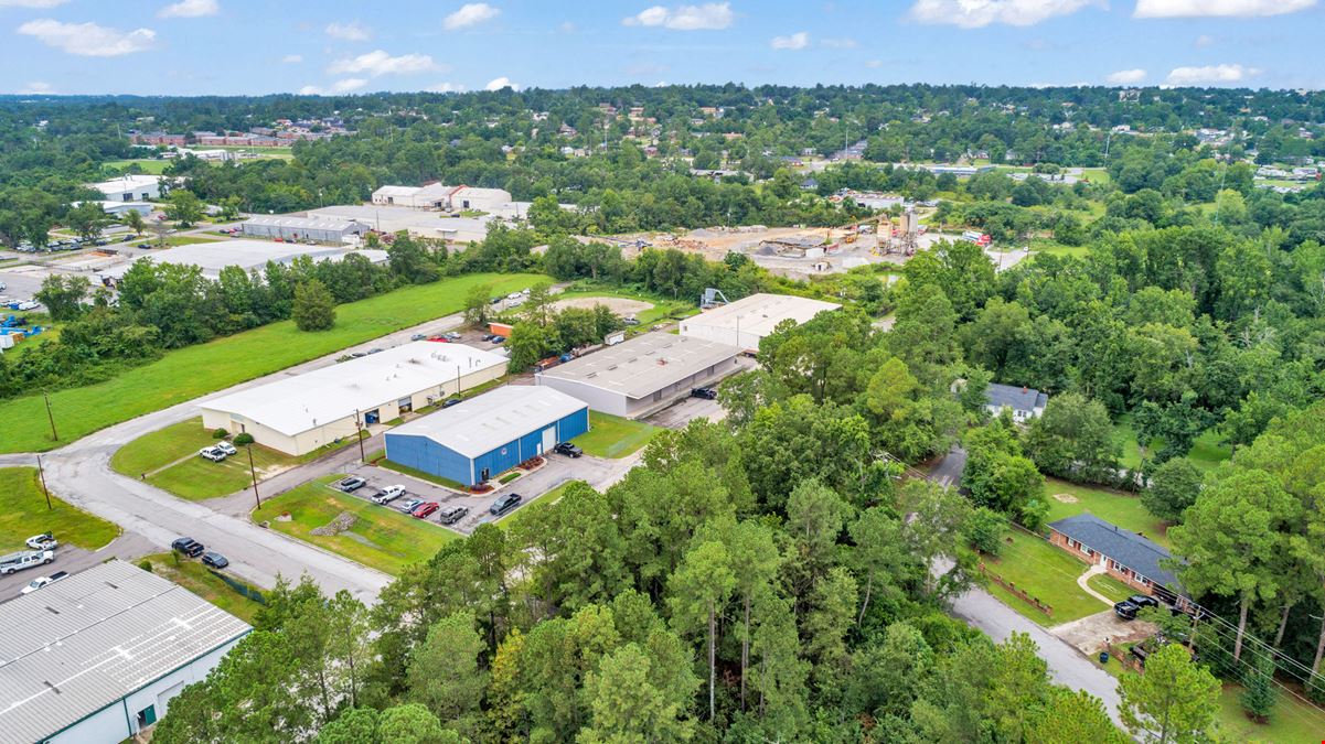 11,760 SF Warehouse | 15' Clear | 2 Docks