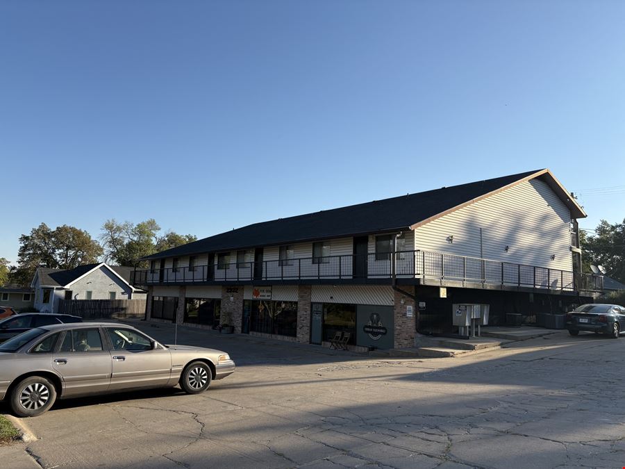 2332 N Cotner Blvd