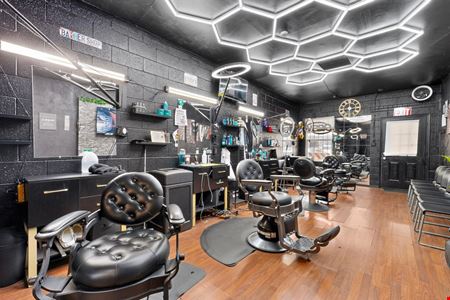 4-SUITE RETAIL/OFFICE · INVESTMENT/OWNER USER