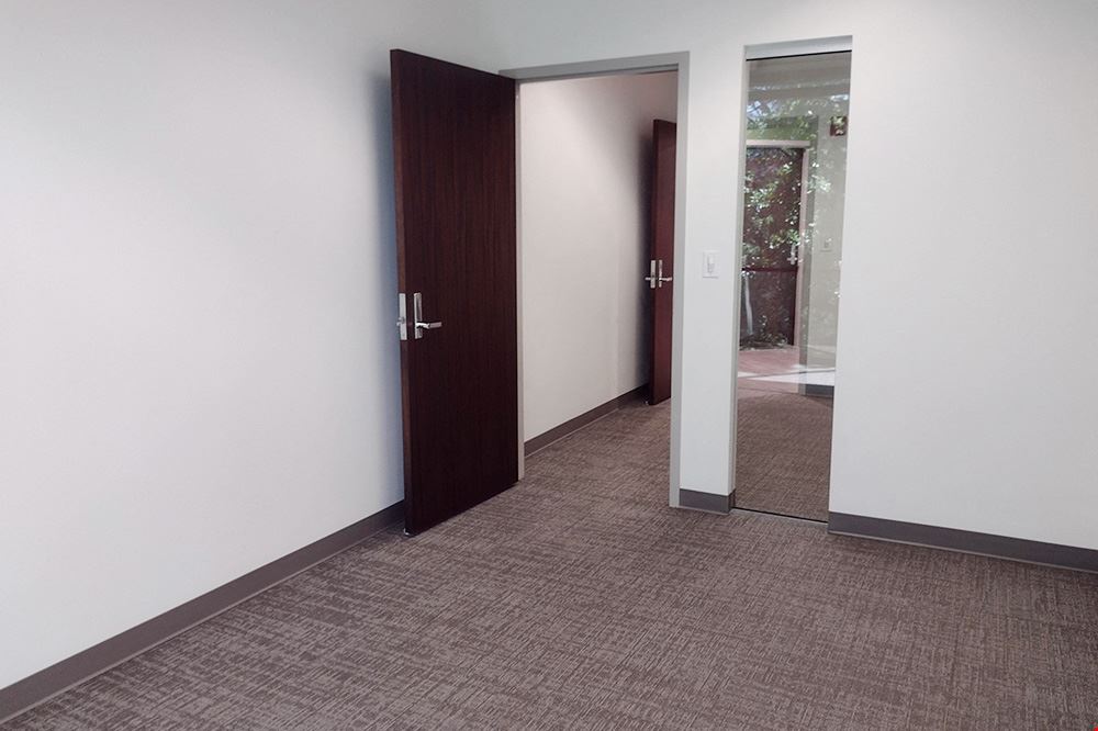 Workstyle Flexible Spaces - 1995 North Park Place