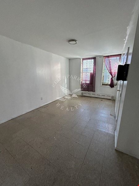 230 E 144th St
