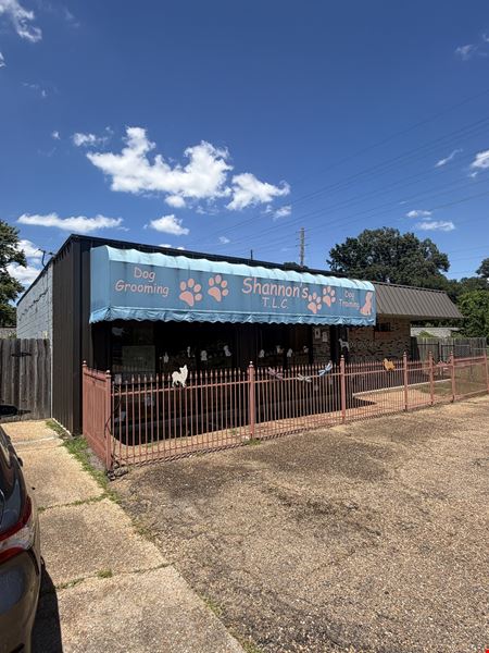 Retail space for Sale at 325 Clinton Blvd in Clinton