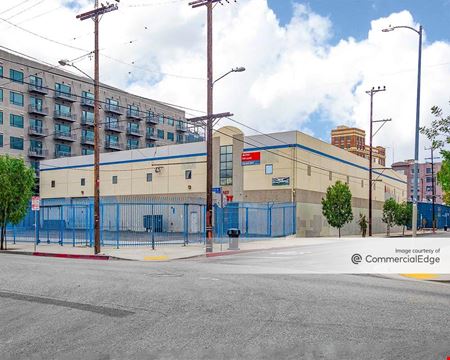 Industrial space for Rent at 667 Santa Fe Ave. in Los Angeles