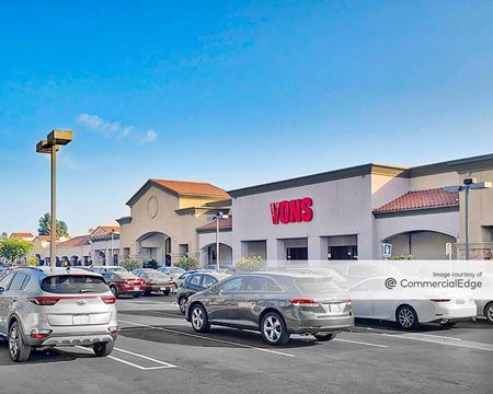Retail space for Rent at Glendale Plaza in Glendale