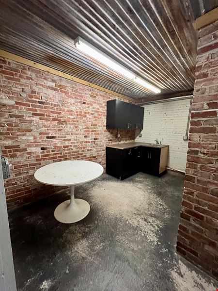 319 E Main St