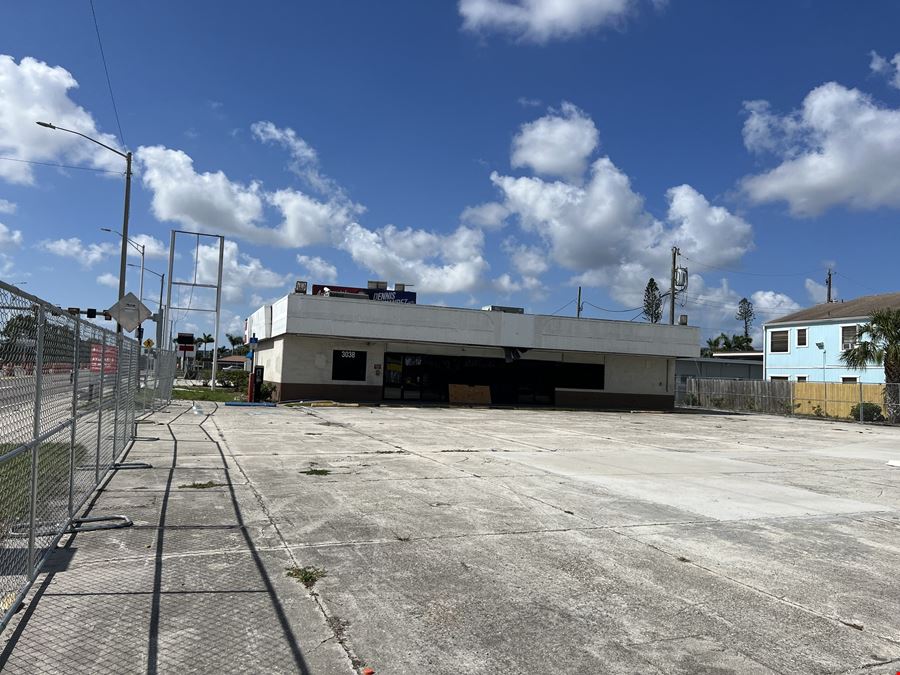 30383052 Cleveland Ave, Fort Myers 3038 Cleveland Ave., Fort Myersf