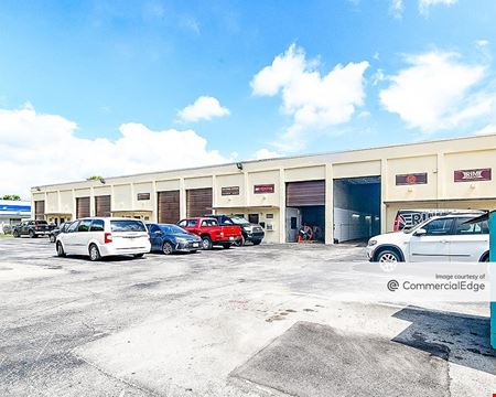 Commercial space at Palmetto Lakes Industrial Park - 5220-5279 NW 161st Street & 5232-5288 NW 163rd Street in Hialeah