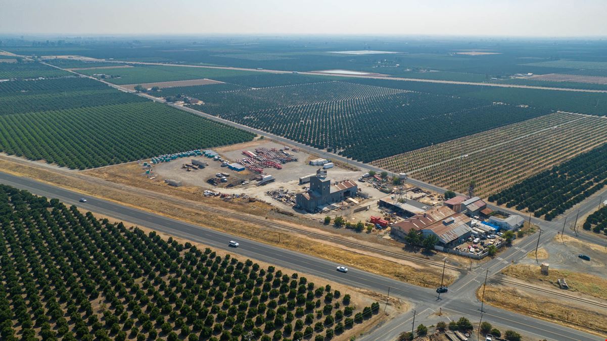 ±5,800 SF Clear Span Industrial Buildings on ±0.5 Acres