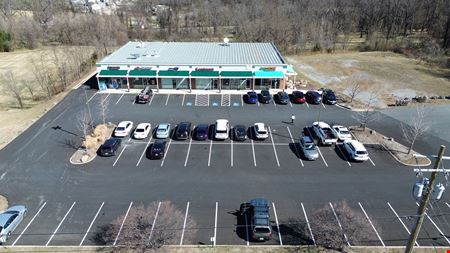 729 Richmond Ave Inline Space