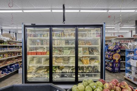 Hoa Viet Market