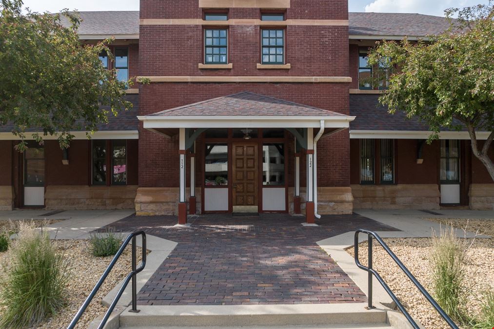 112 S Riverfront Dr