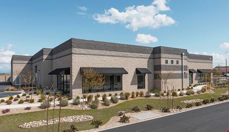 Industrial Manufacturing/Distribution Building Off Jensen Ave