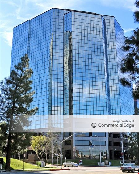 Warner Center Tower 6