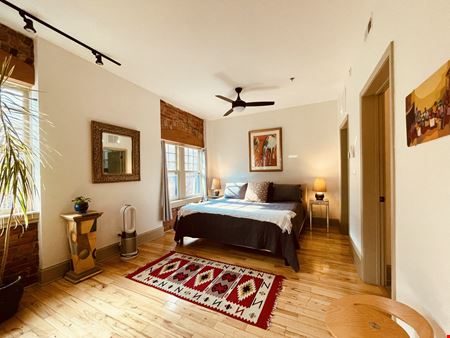 5 Walnut Wine Bar + 4 Residential Units (STR)