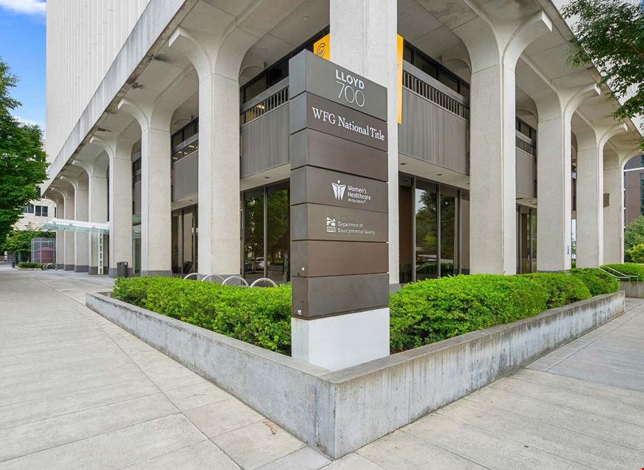 Lloyd 700 Bldg