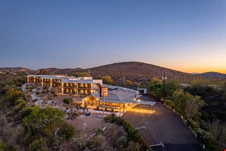 Tombstone Lookout Lodge