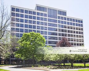 O'Hare Plaza - 8755 West Higgins