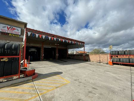 Circulo Mercado Two-Tenant Commercial