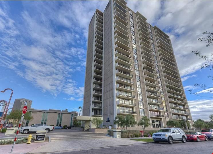 Retail Condo in the Regency on Central