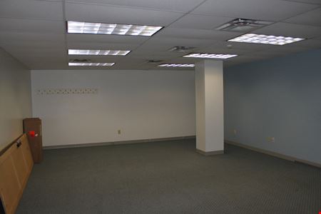 1014 W Pioneer Parkway