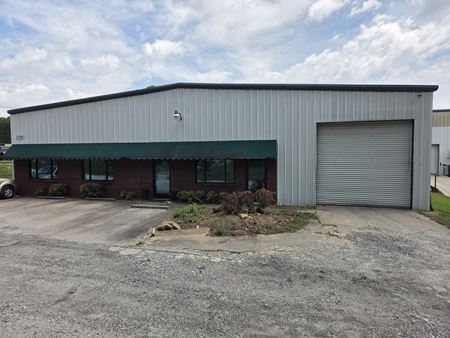 Industrial space for Rent at Office / Warehouse in Cumming