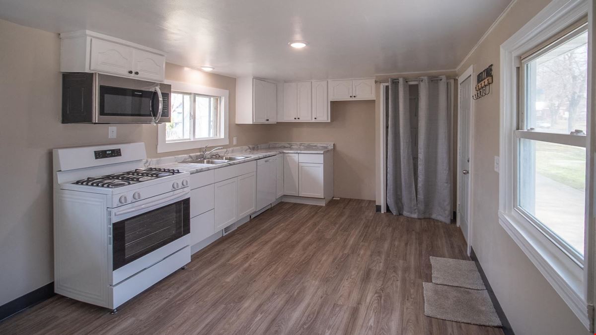 Newly Updated Home Near Downtown