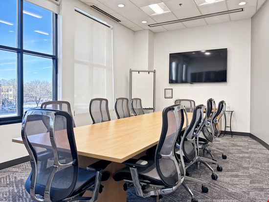 Regus - Naperville - Main Street Promenade