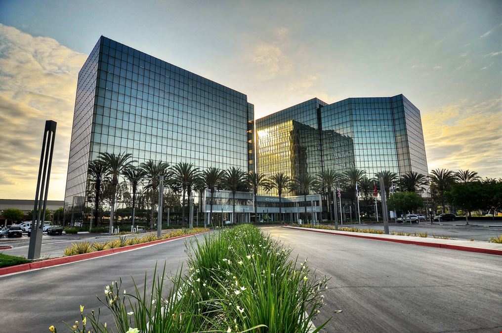 Premier Workspaces - 4MB - Newport Beach MacArthur Blvd