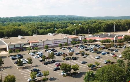 Retail space for Rent at North Haven Plaza in North Haven