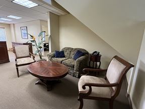 SALE/ LEASE: 1,260 SF & 1,284 SF :: W. Kennedy Blvd.