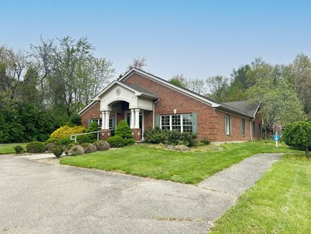 Office space for Rent at 11907 Montgomery Rd in Cincinnati