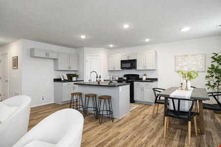 WESTBURY GARDENS | 94-UNIT SFR & DUPLEX STYLE RENTAL PORTFOLIO