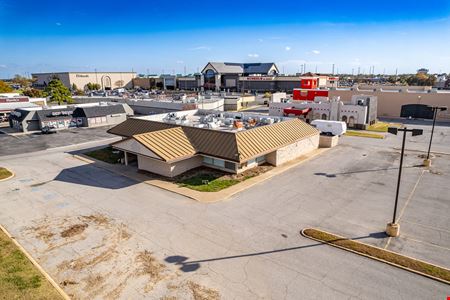 68th & Memorial Woodland Hills Mall Pad Site & Restaurant