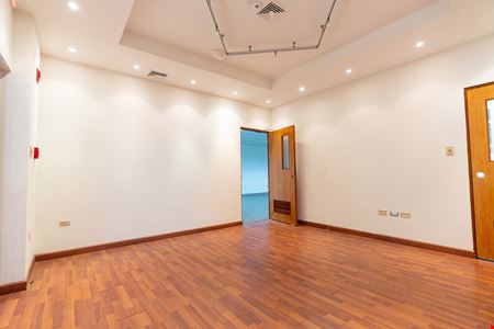 Guaynabo 10,000 SF Office Building @ Amelia - For Lease