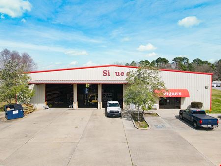 Industrial Warehouse with ±20’ Clear Height on ±1.8 Acres