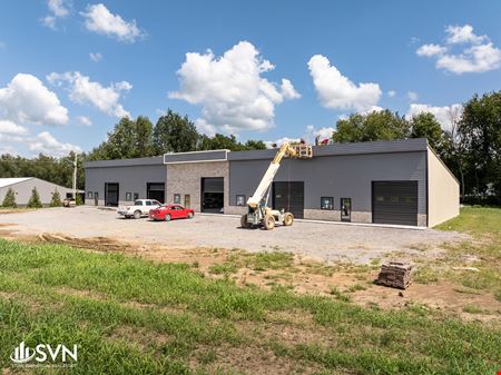 New 2,000 - 10,000 SF Retail / Warehouse Available