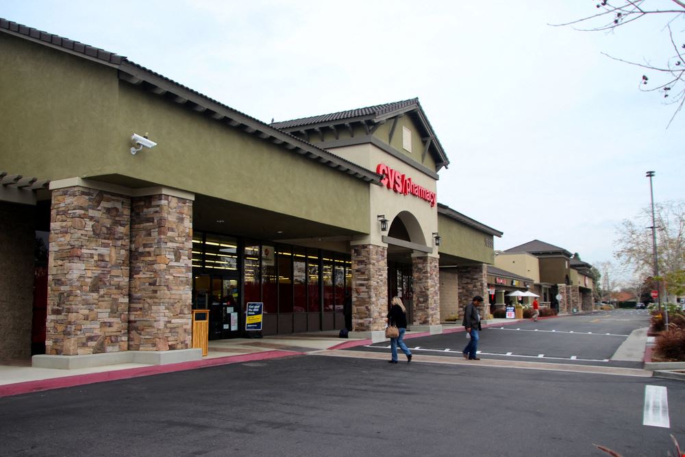 Cerritos Plaza