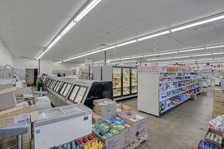 Hoa Viet Market